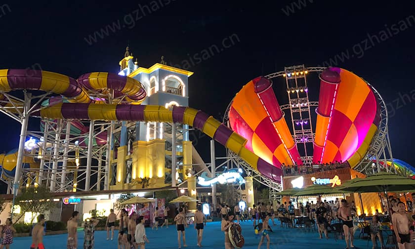 超级龙卷风水滑道提供了一种新的、刺激的水上体验