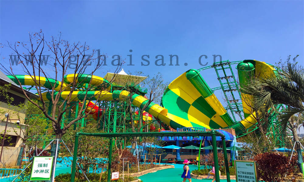 如何规划水上乐园的垃圾和回收管理？